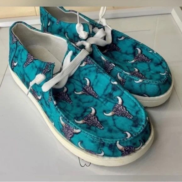 Fashion Sneakers - Lightweight Turquoise Cow Skull Print - Picture 1 of 4